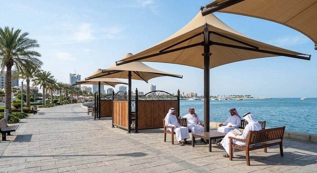 فريق عمل محترف يقوم بتركيب مظلات وسواتر بجودة عالية ومتانة ضمن خدمات مظلات وسواتر حي الجامعيين لحماية المنازل والسيارات وتوفير الخصوصية.